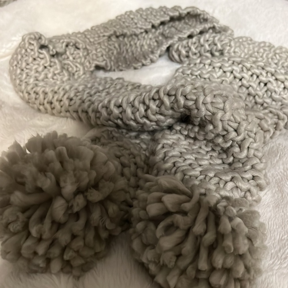 EXPRESS scarf